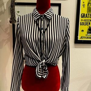 Forever 21 Black & White Striped Button Up Size M